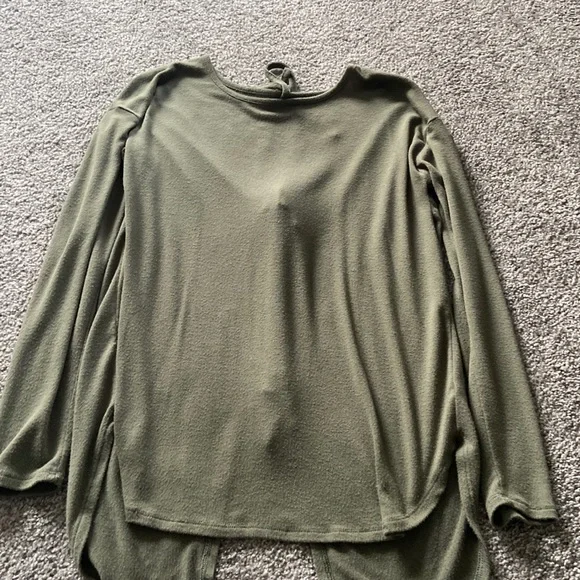 Aerie open back top - Picture 2 of 5